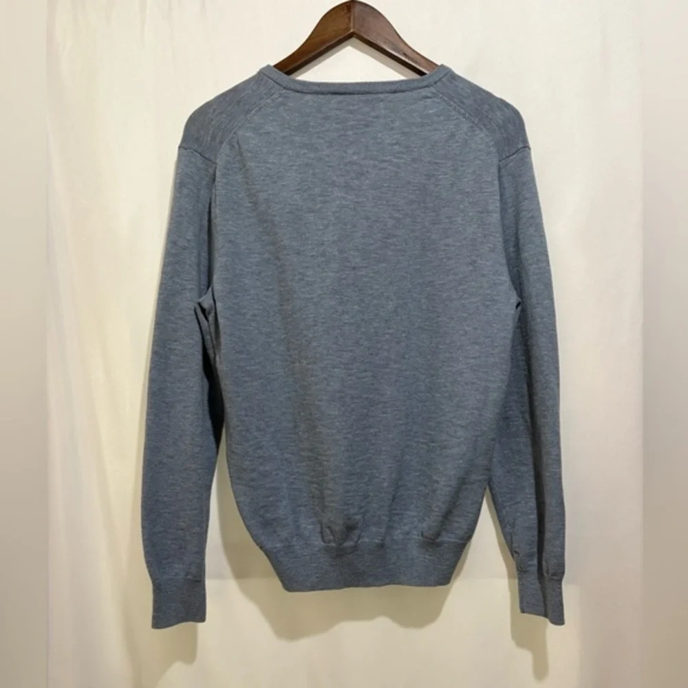 J. Crew Men's V-neck Long Sleeve‎ Pull Over Sweater Size Medium Light Blue